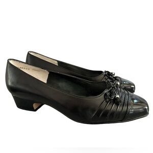 Ros Hommerson Tasha Black leather slip on shoe size 7 WW